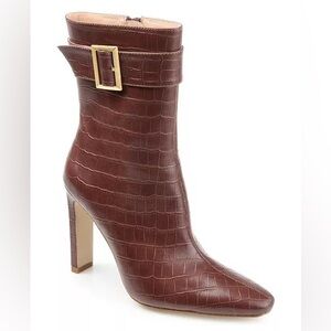 Elegant Brown Croc-Embossed Ankle Boots. Size 6.5 fit size 7
